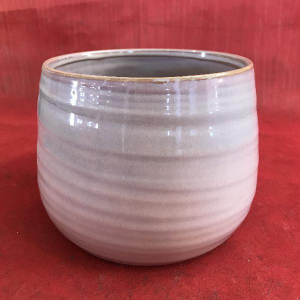 Vaso in ceramica rotondo pitturato con sfumature di colore rosa antico